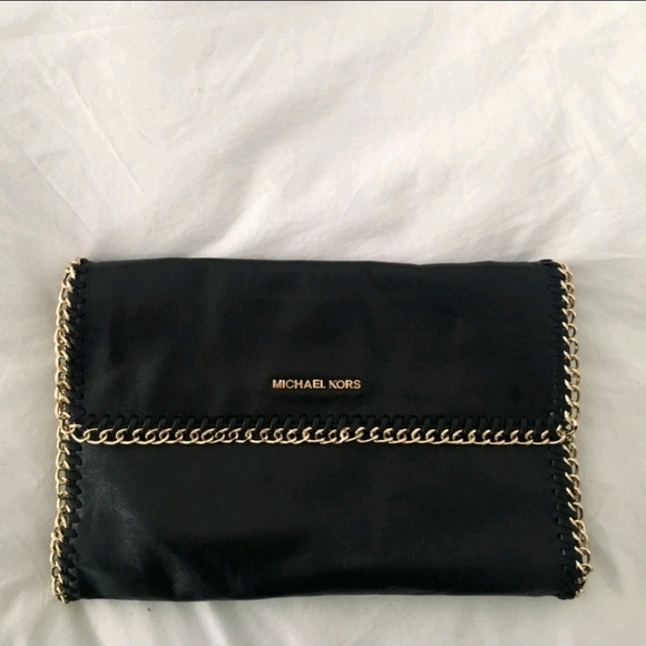 Michael Kors Handbags - 💋 MOVING SALE! Michael Kors Leather Bag